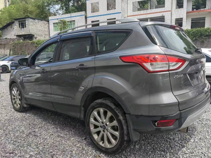 重庆13年福特翼虎4