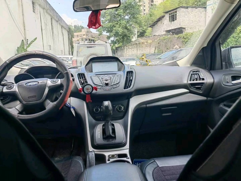 重庆13年福特翼虎8