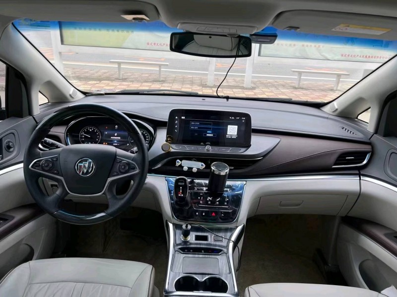 保定22年别克GL85