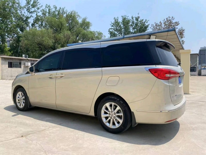 济宁19年别克GL87