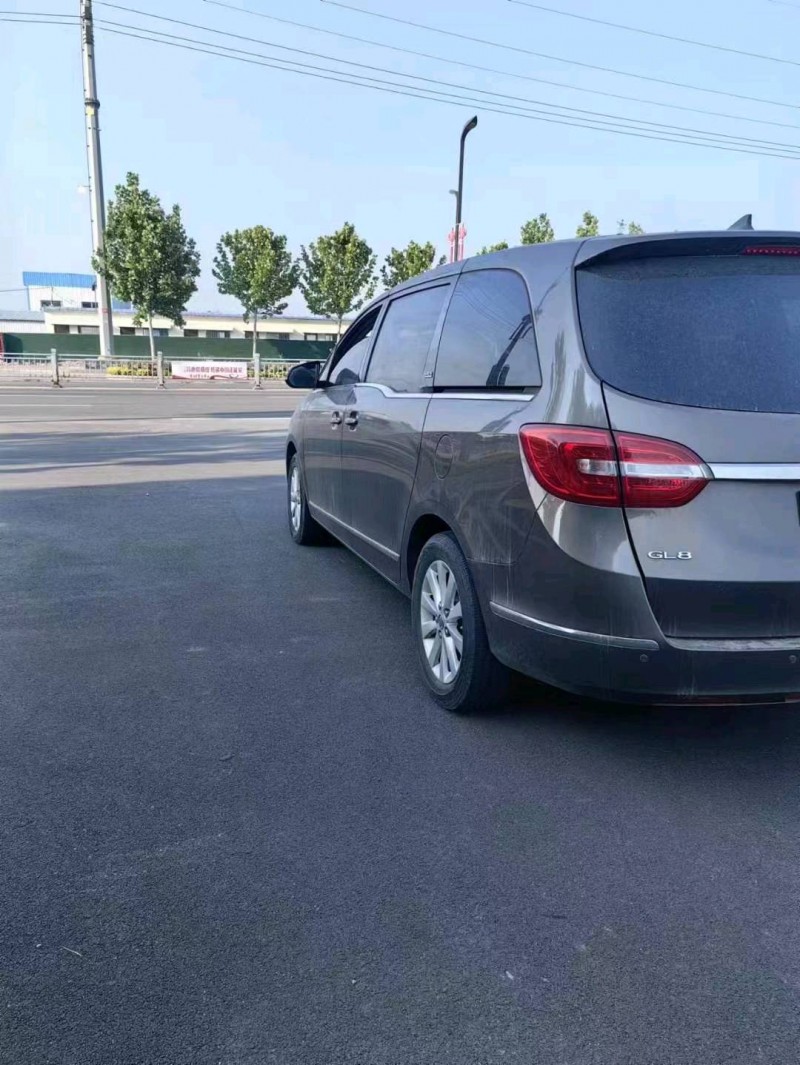青岛16年别克GL86