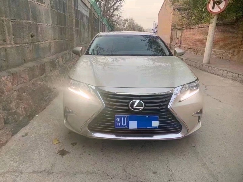 济南17年雷克萨斯ES7