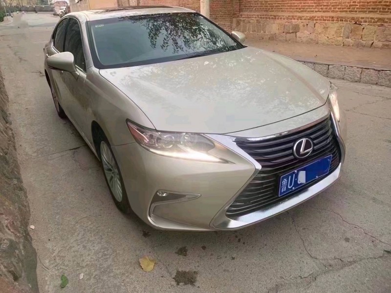 济南17年雷克萨斯ES8