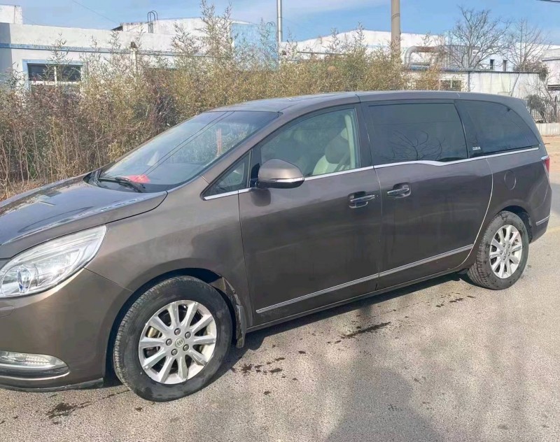 青岛16年别克GL83