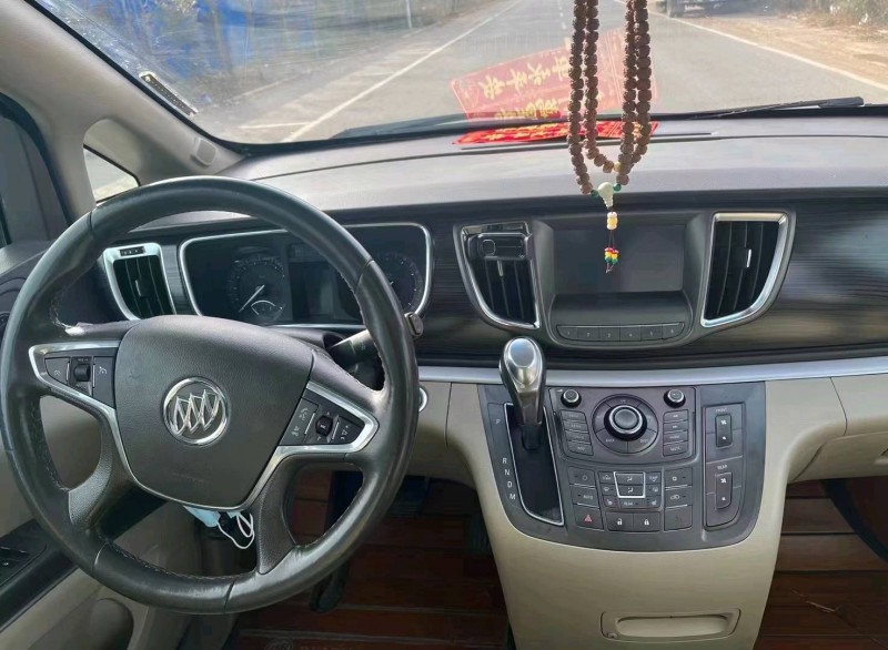 青岛16年别克GL88