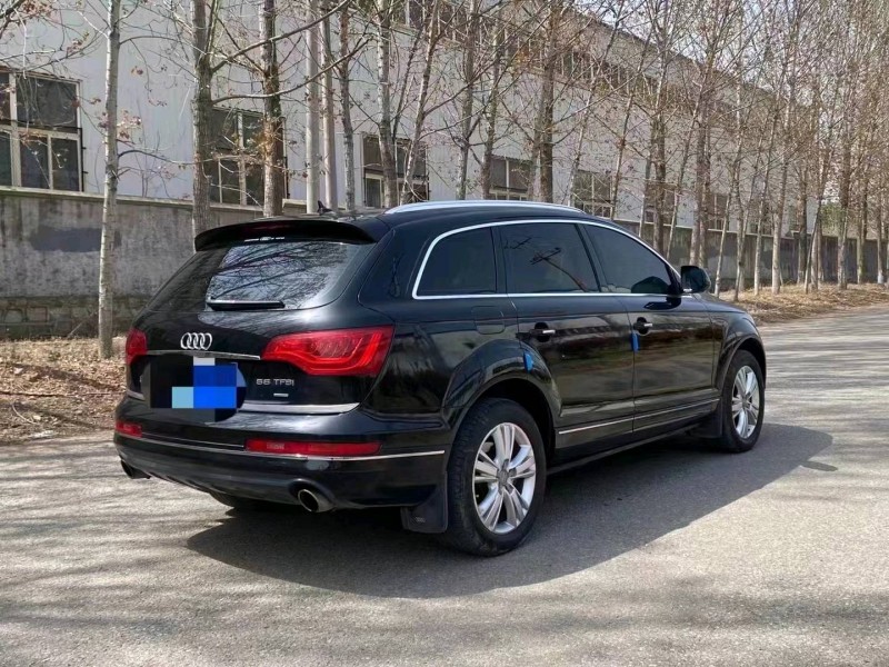 青岛10年奥迪Q75