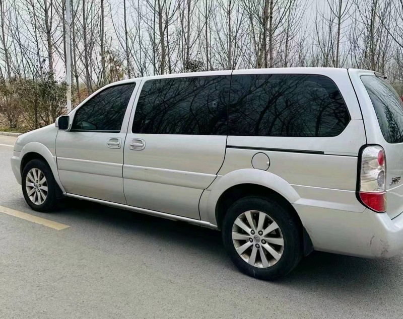 青岛16年别克GL87