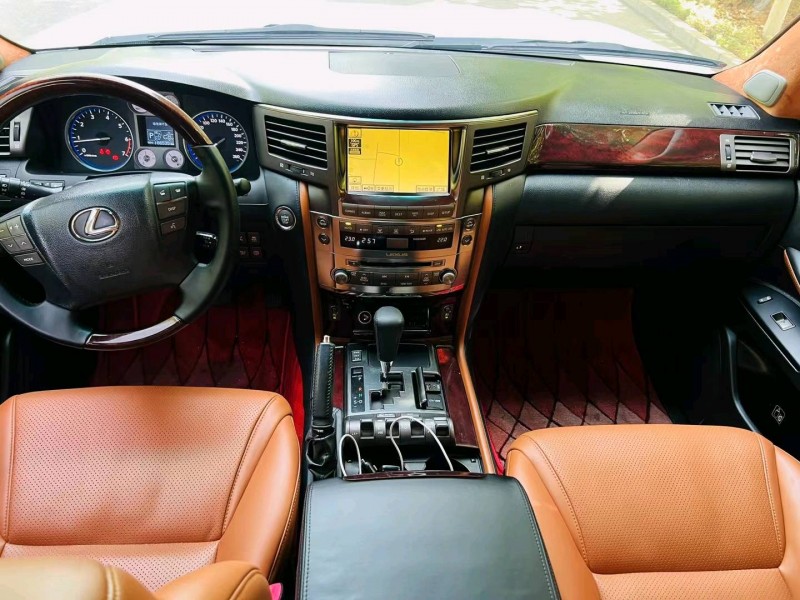 聊城11年雷克萨斯LX5