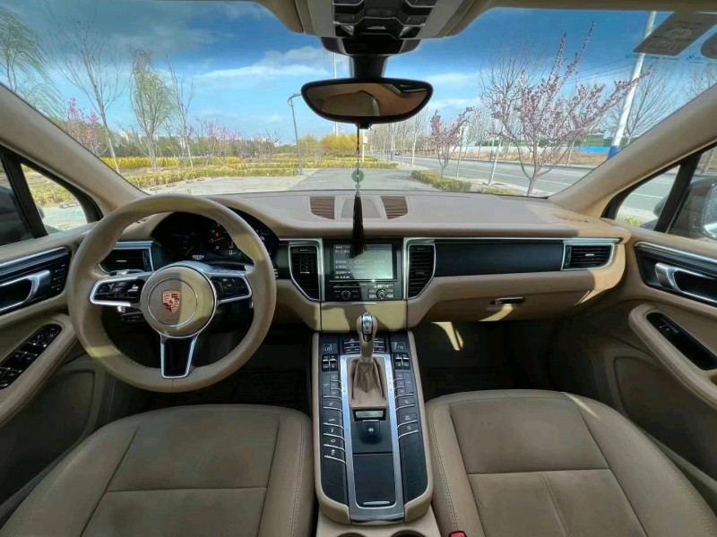 廊坊15年保时捷Macan5