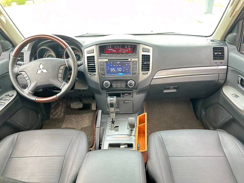 廊坊17年三菱帕杰罗7