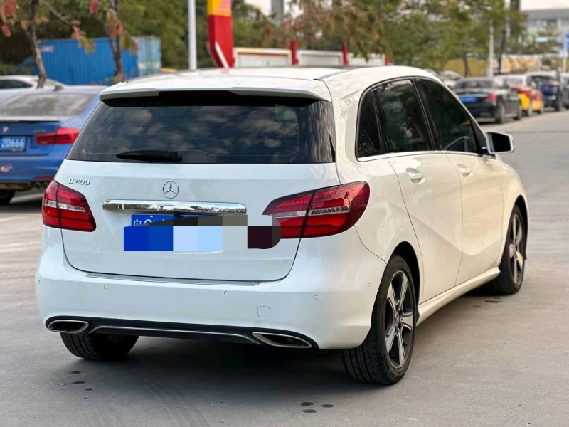 广州19年奔驰B7