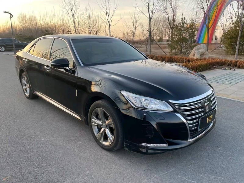 廊坊17年丰田皇冠2