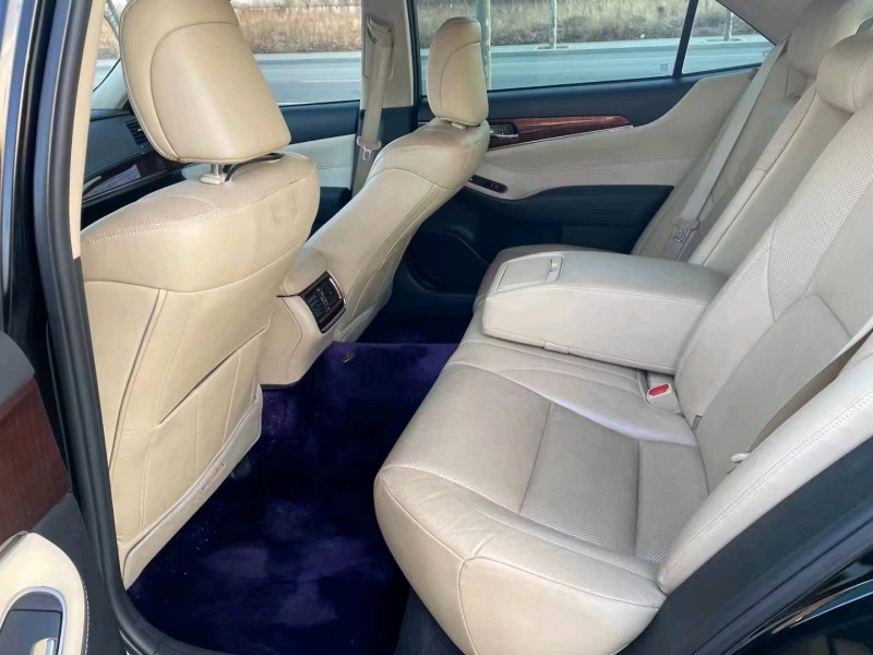 廊坊17年丰田皇冠5