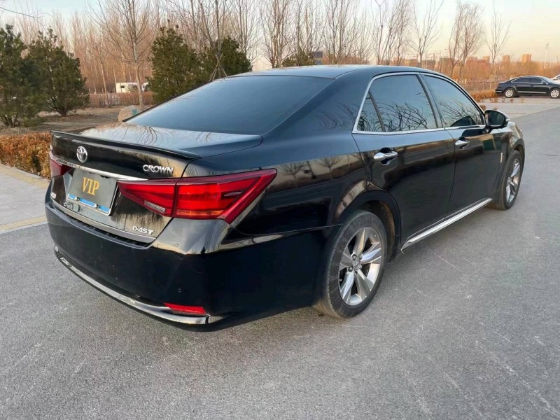 廊坊17年丰田皇冠7