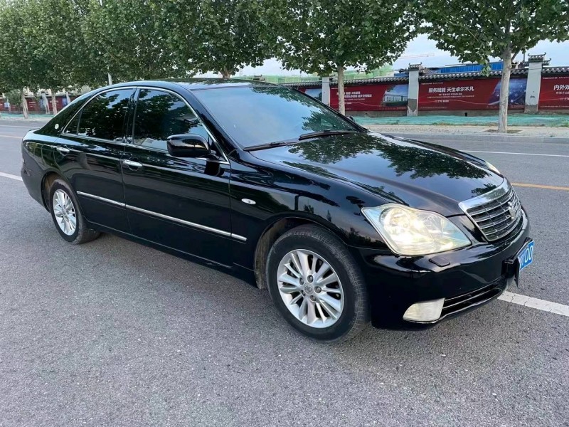 廊坊05年丰田皇冠2