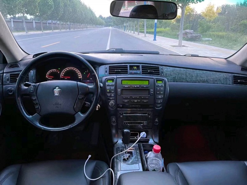 廊坊05年丰田皇冠5