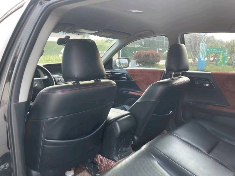 宿迁17年本田雅阁5