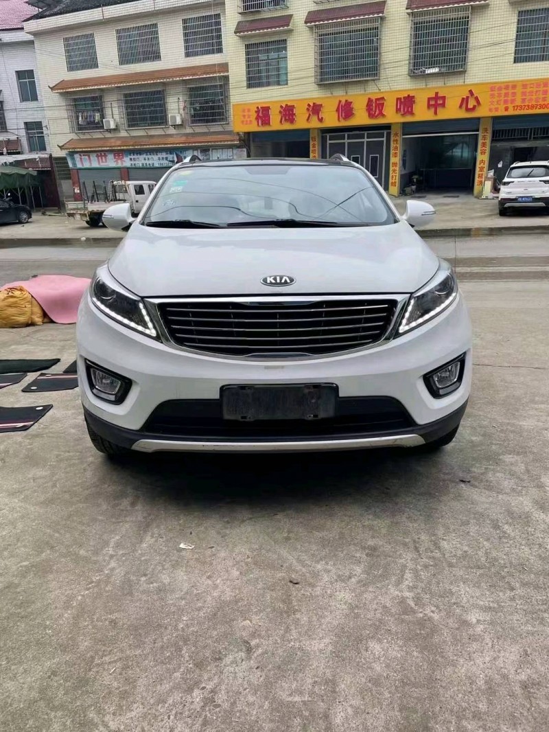 济南16年起亚智跑1