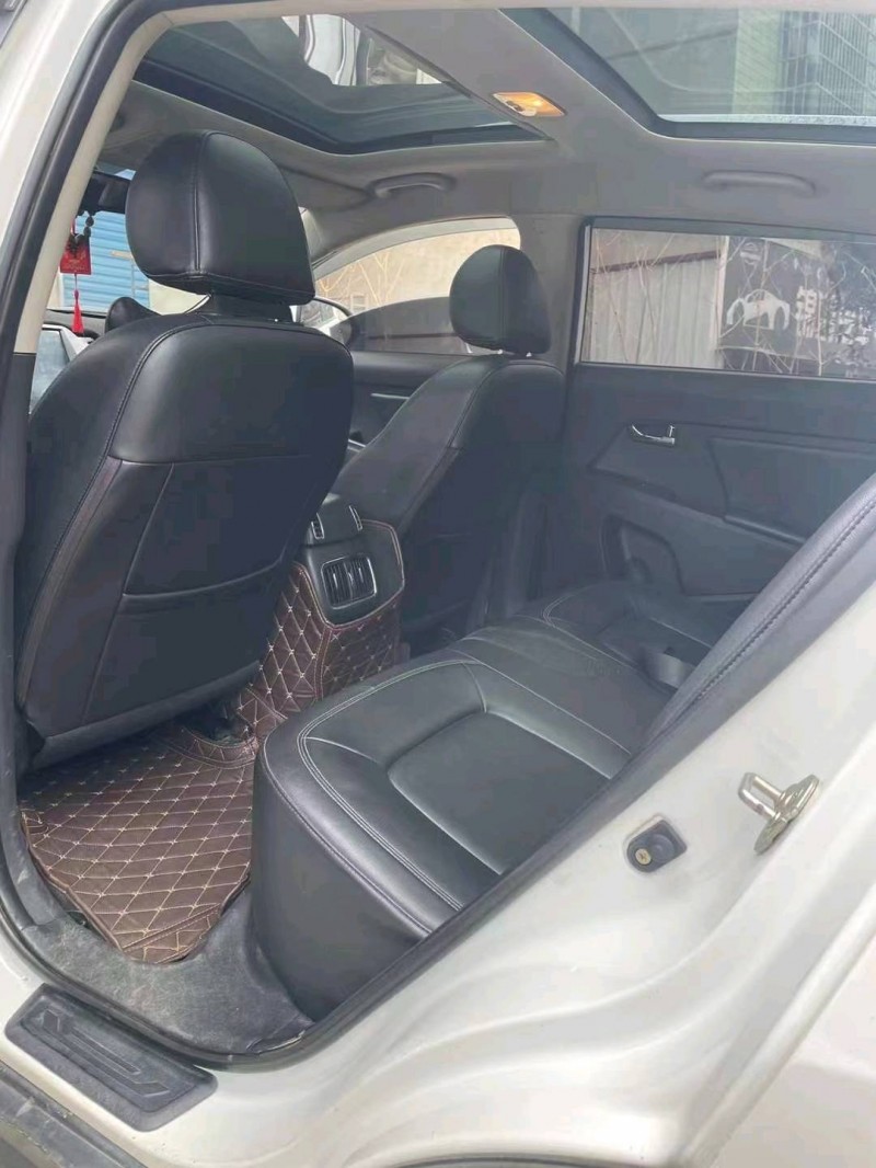 济南16年起亚智跑4