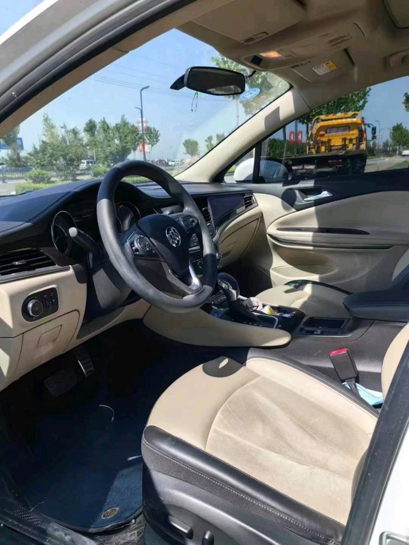 青岛19年别克威朗7