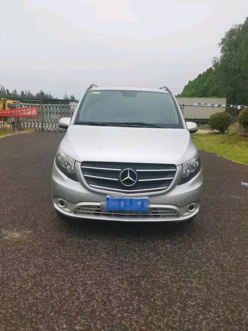 淄博17年奔驰威霆1