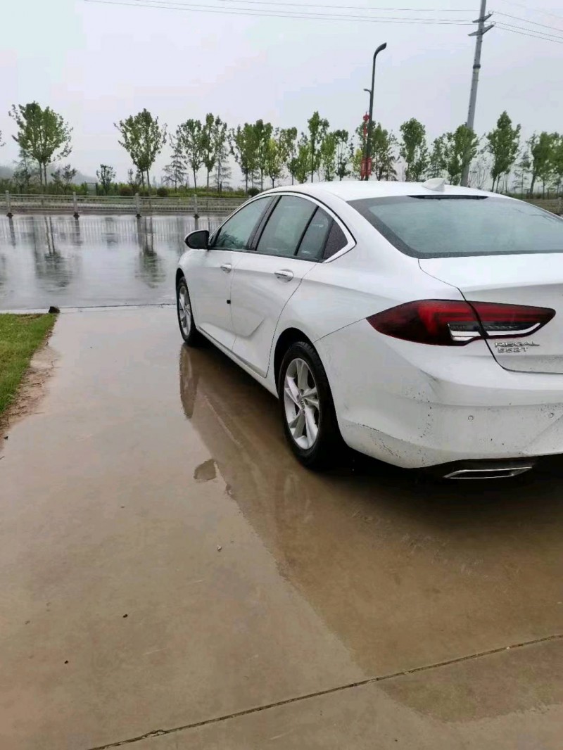 青岛23年别克君威2