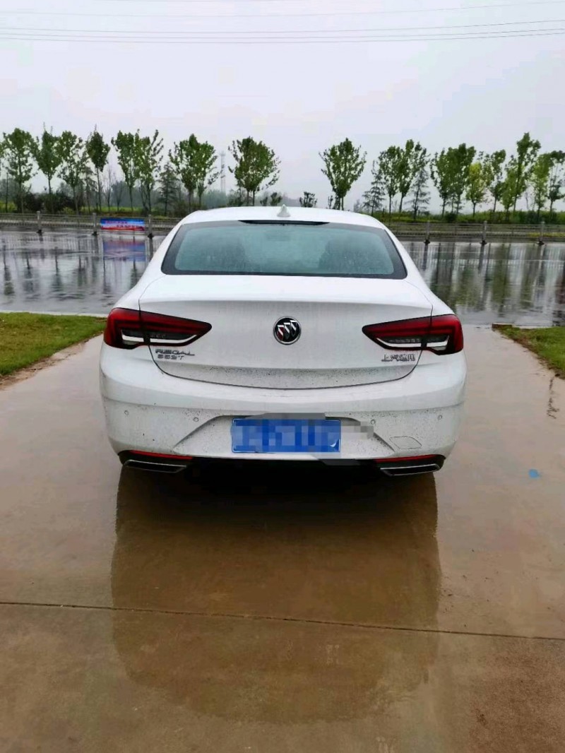 青岛23年别克君威4