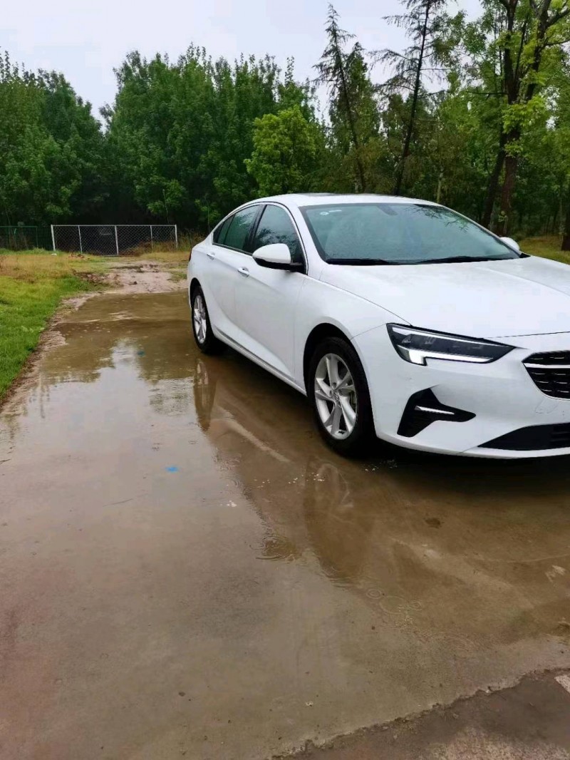 青岛23年别克君威6