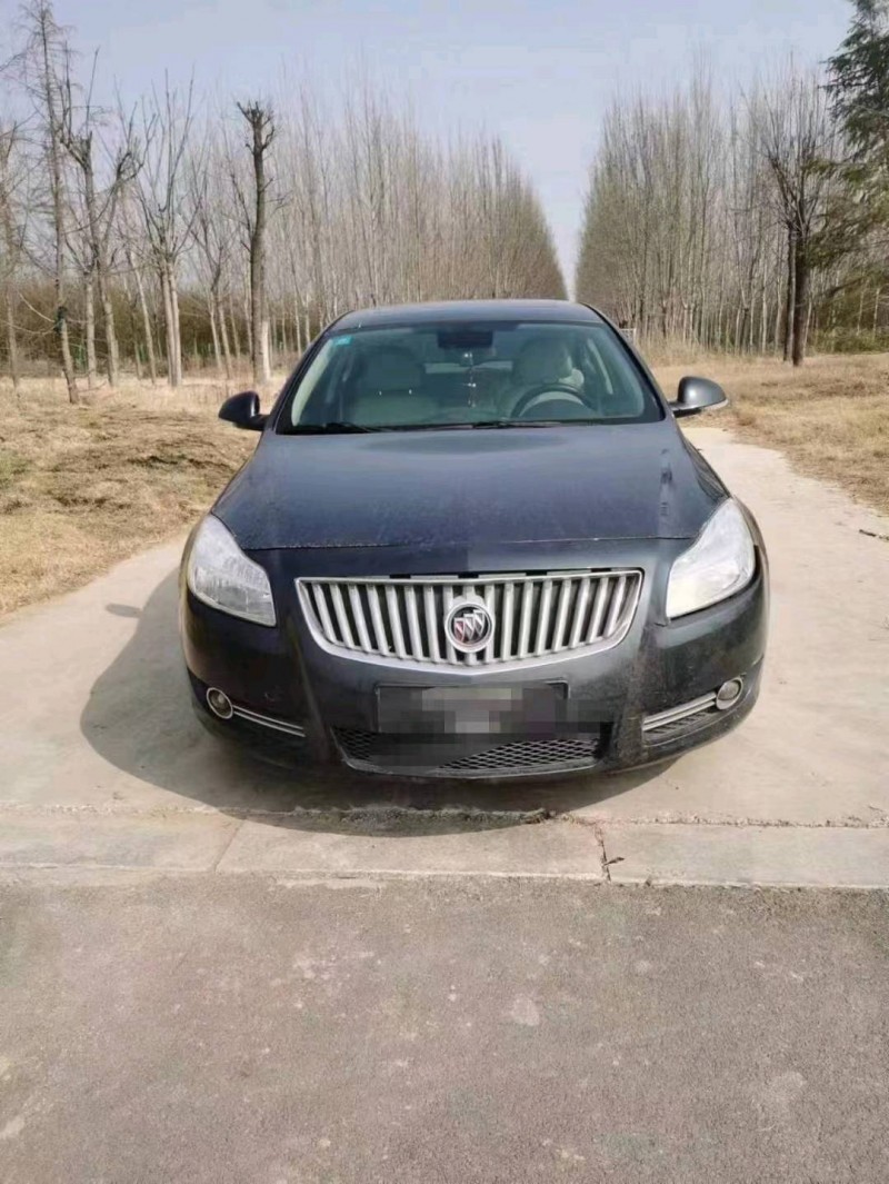 青岛12年别克君威1