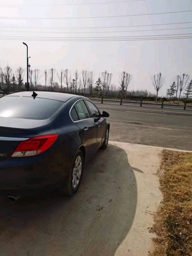 青岛12年别克君威3