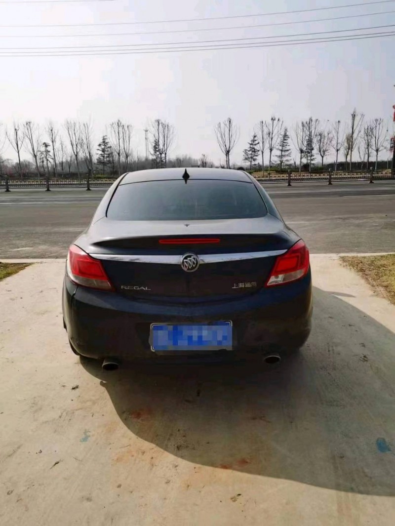 青岛12年别克君威2