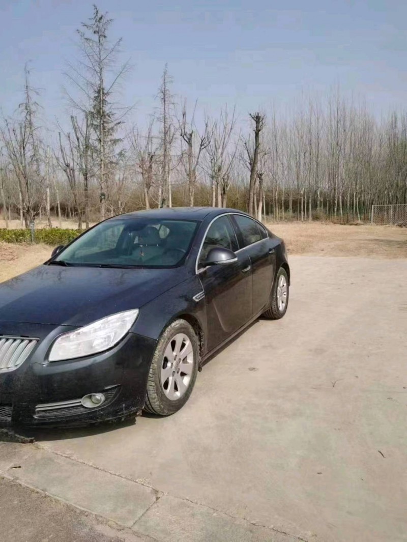 青岛12年别克君威5