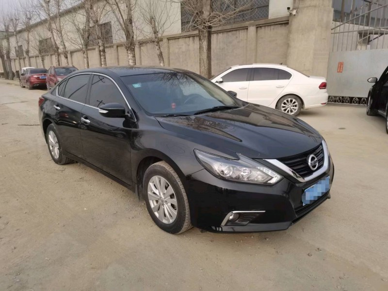 保定17年日产天籁3