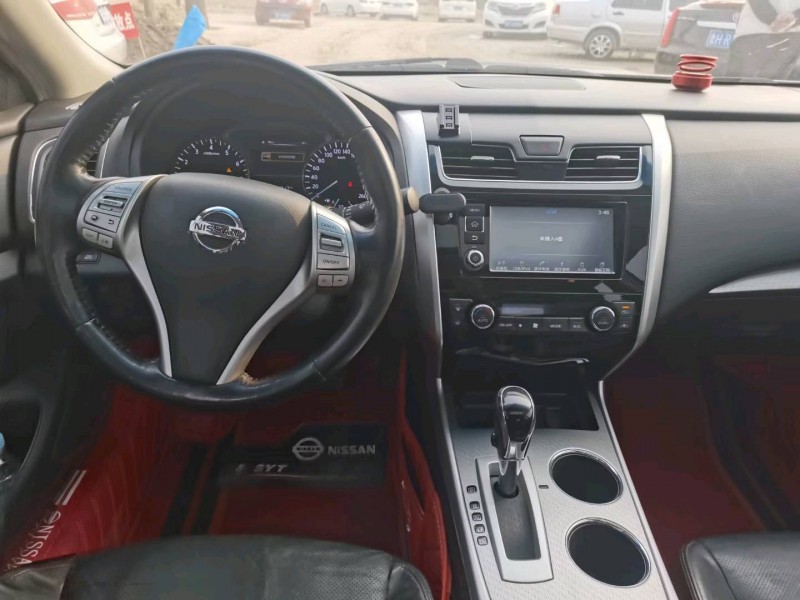 保定17年日产天籁6