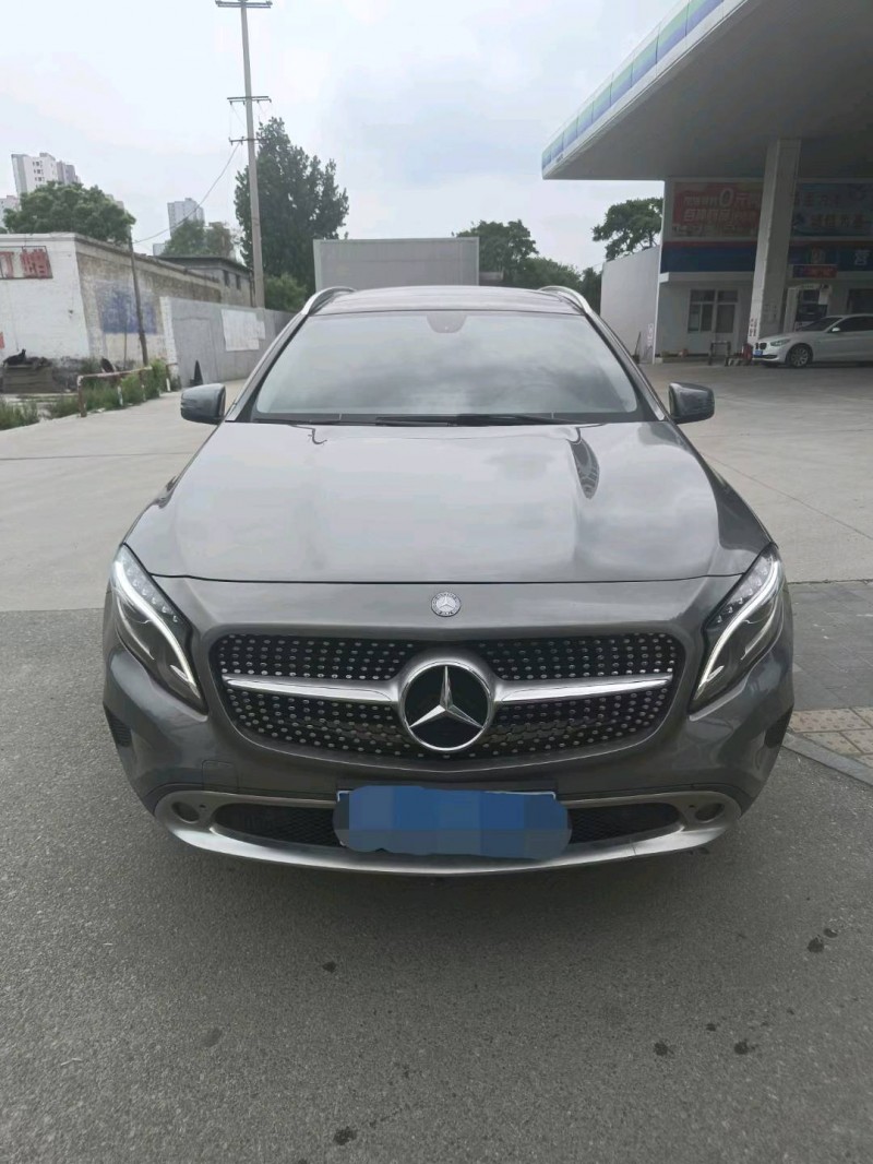 保定15年奔驰GLA1