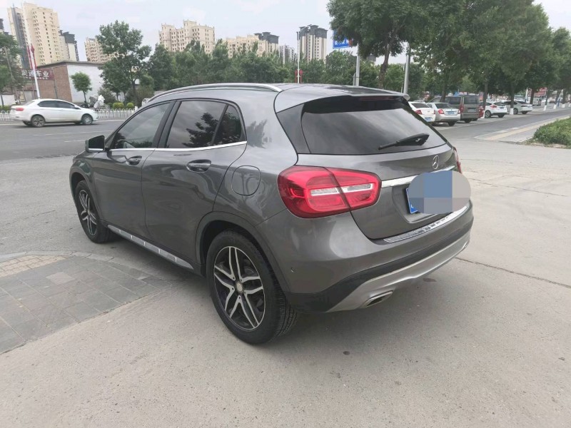 保定15年奔驰GLA2
