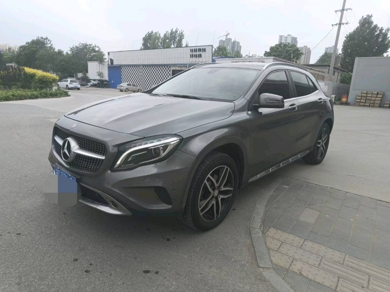 保定15年奔驰GLA3