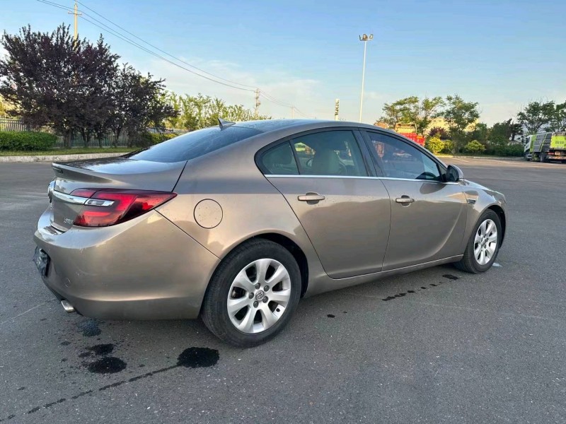 盐城15年别克君威8