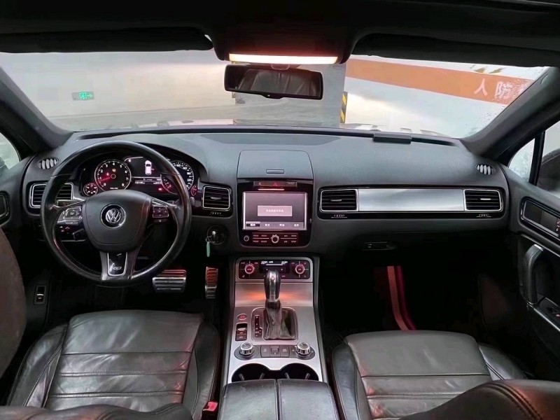 成都14年大众途锐8