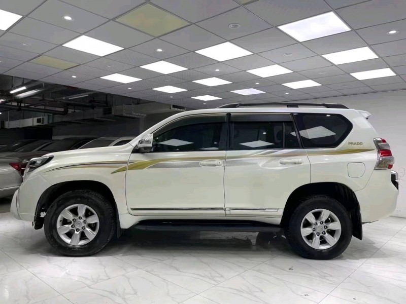 成都15年丰田普拉多3