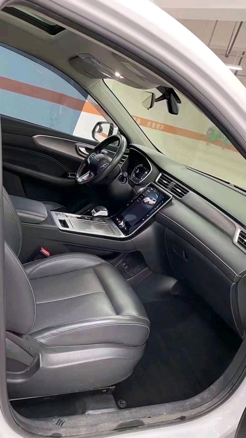 成都20年荣威RX58