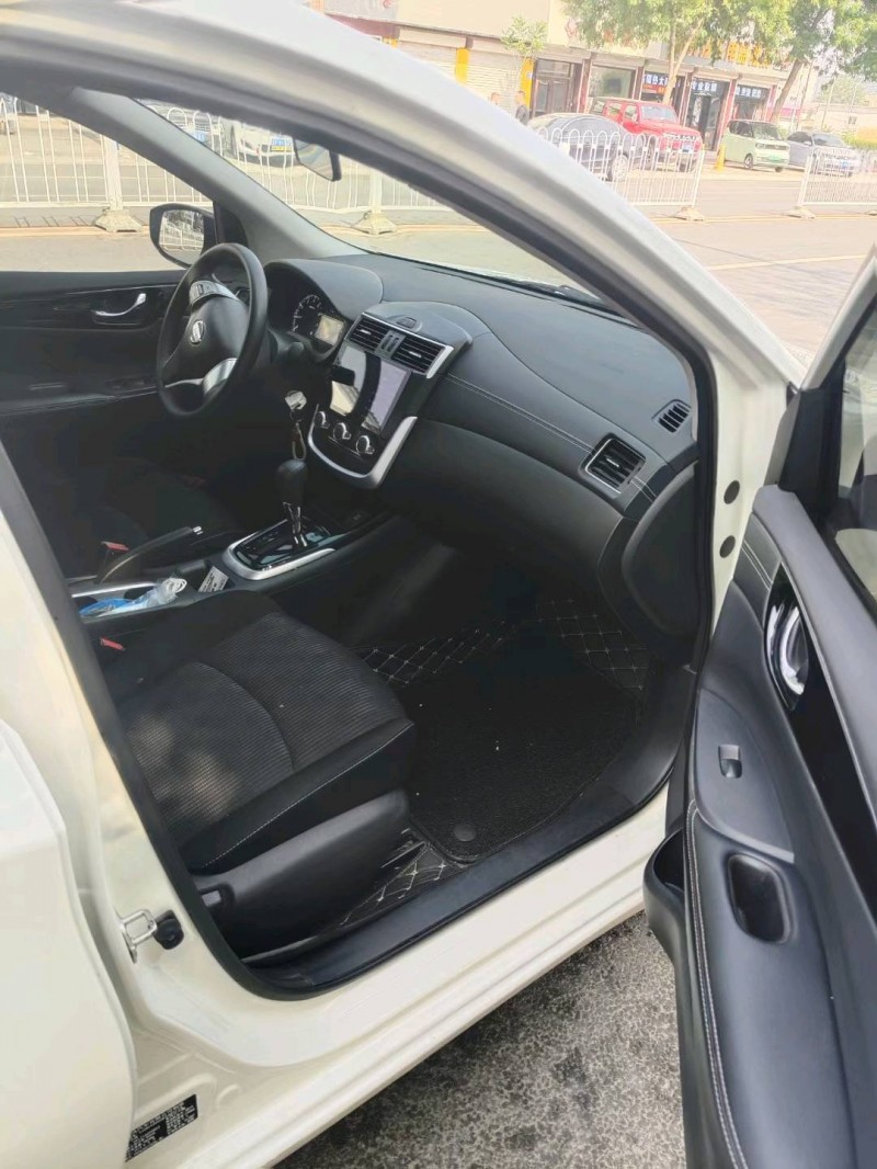 保定20年日产骐达6