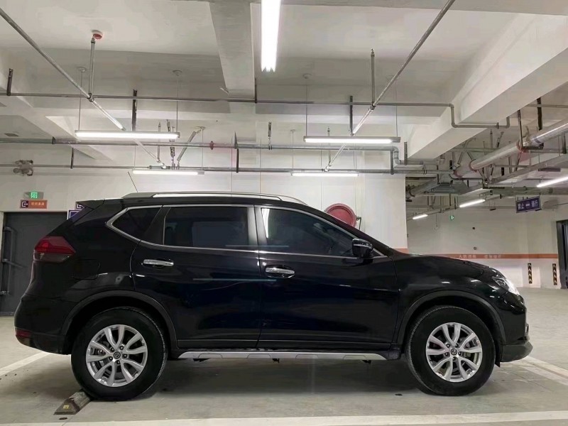 成都21年日产奇骏3