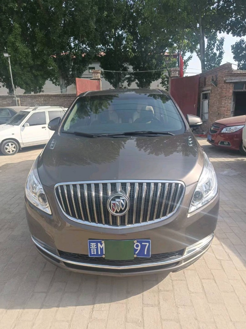 保定17年别克GL81