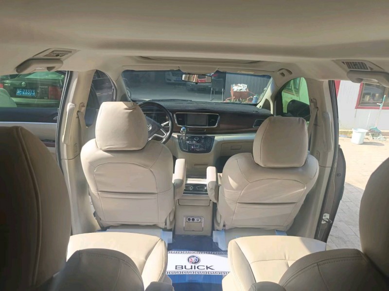 保定17年别克GL84