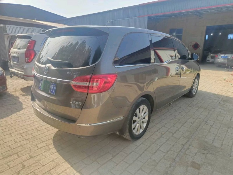 保定17年别克GL87