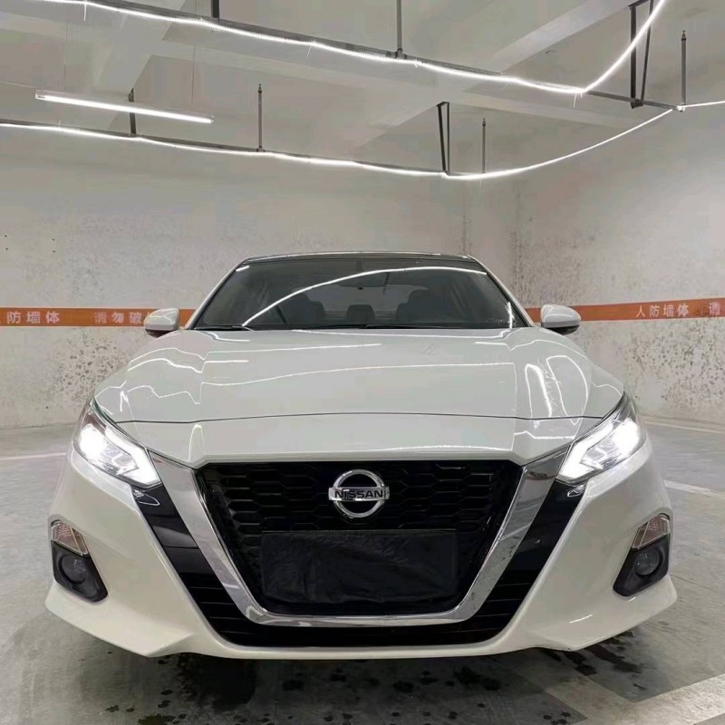 成都20年日产天籁1