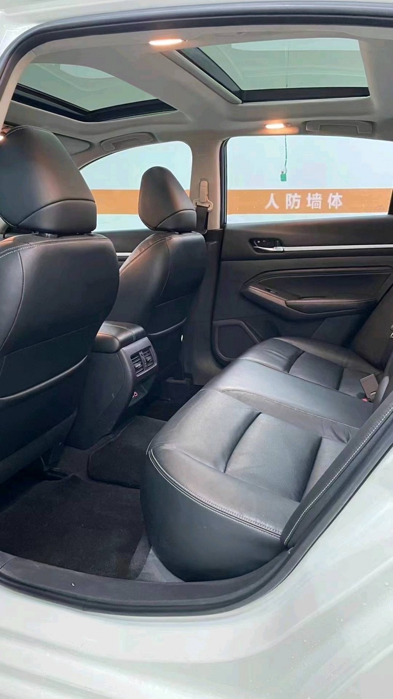 成都20年日产天籁6