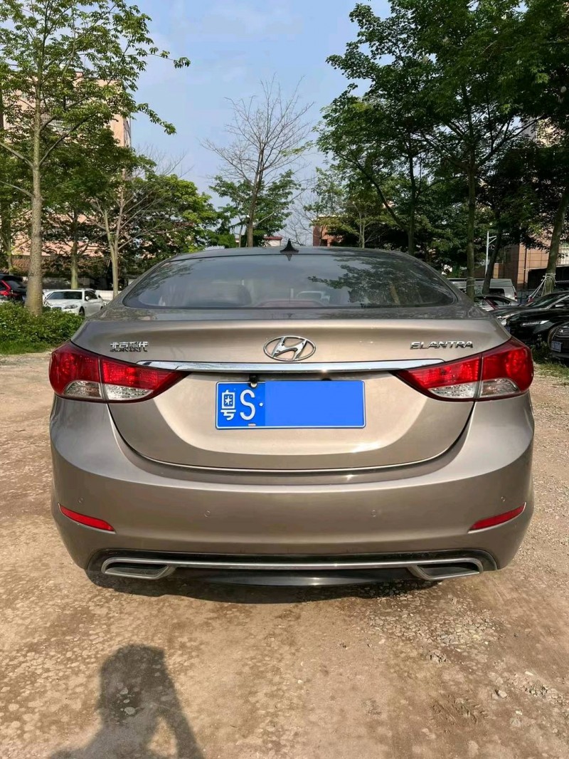 广州13年现代朗动9