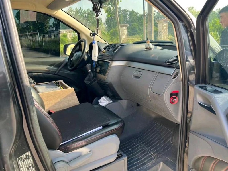 盐城11年奔驰唯雅诺6